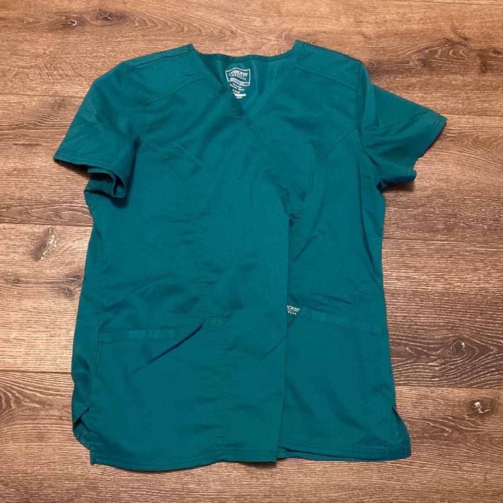 Cherokee green scrub top‎ medium